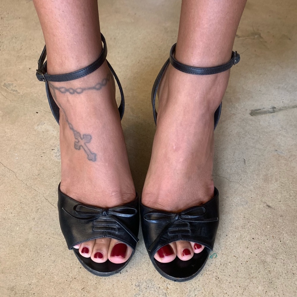 Marc Jacobs black leather & rubber tie heels - Picture 3 of 8